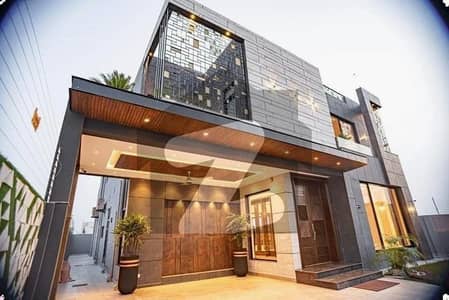 1 KANAL BUNGALOW IS AVAILABLE IN THE BEST BLOCK OF DHA PHASE 5 LAHORE | 15KVA SOLAR INSTALLED