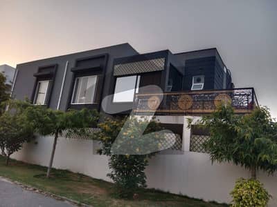 DHA Villas 9 Marla Corner + Extra LAND Prime Location