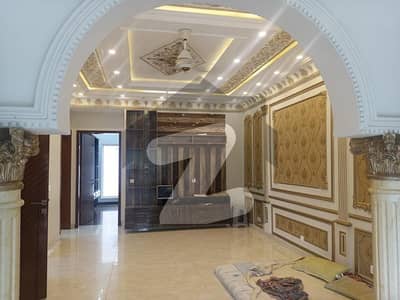 ڈی ایچ اے فیز 6 - بلاک ڈی فیز 6,ڈیفنس (ڈی ایچ اے),لاہور میں 4 کمروں کا 10 مرلہ مکان 5.8 کروڑ میں برائے فروخت۔