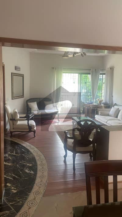 1 KANAL 3 BEDROOM LOWER PORTION AVAILABLE FOR RENT