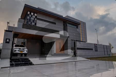 1 KANAL ELEGANT AND FULLY MAINTAINED SUPER HOT LOCATED BUNGALOW IS AVAILABLE IN THE BEST BLOCK OF DHA PHASE 7 LAHORE