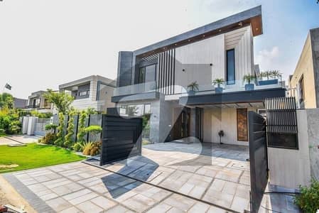 1 KANAL ELEGANT AND FULLY MAINTAINED SUPER HOT LOCATED BUNGALOW IS AVAILABLE IN THE BEST BLOCK OF DHA PHASE 7 LAHORE