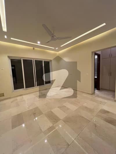 ڈی ۔ 12/2 ڈی ۔ 12,اسلام آباد میں 3 کمروں کا 1 کنال بالائی پورشن 2.7 لاکھ میں کرایہ پر دستیاب ہے۔