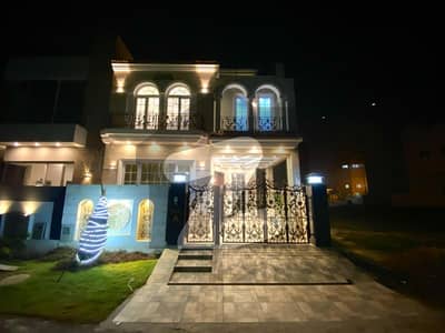 5 MARLA ELEGANT AND FULLY MAINTAINED SUPER HOT LOCATED BUNGALOW IS AVAILABLE IN THE BEST BLOCK OF DHA LAHORE.