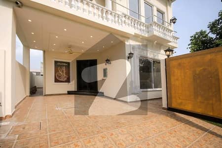 5 MARLA ELEGANT AND FULLY MAINTAINED SUPER HOT LOCATED BUNGALOW IS AVAILABLE IN THE BEST BLOCK OF DHA LAHORE.