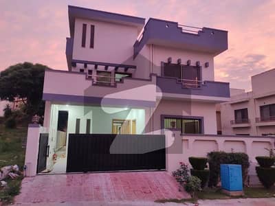 Highly-coveted 10 Marla House Is Available In DHA Phase 2 - Sector J For sale