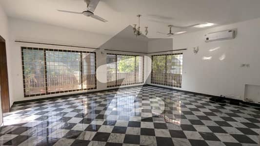 FOR RENT 800 SQYRD Fully Renovated 4 Double Unit House E_7