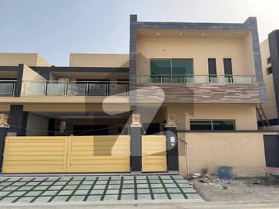 Spacious 300 Square Yards Ground + 1 House For Sale 5 Bed With Servant Quarter