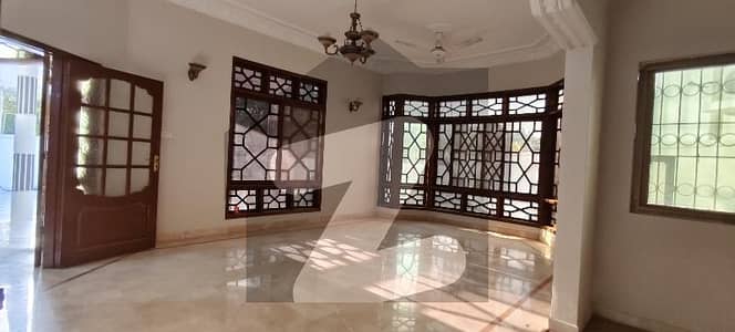 West Open 550 Square Yards 5-Bed House Green Belt Facing Very Reasonable Price