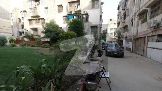 گلشنِ اقبال - بلاک 13 سی گلشنِ اقبال,گلشنِ اقبال ٹاؤن,کراچی میں 3 کمروں کا 7 مرلہ فلیٹ 2.5 کروڑ میں برائے فروخت۔