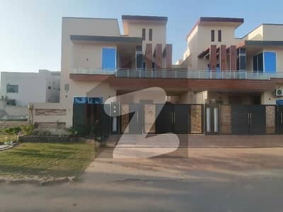 سٹی ہاؤسنگ ۔ بلاک سی سٹی ہاؤسنگ فیز 1,سٹی ہاؤسنگ,ملتان میں 5 کمروں کا 10 مرلہ مکان 2.1 کروڑ میں برائے فروخت۔