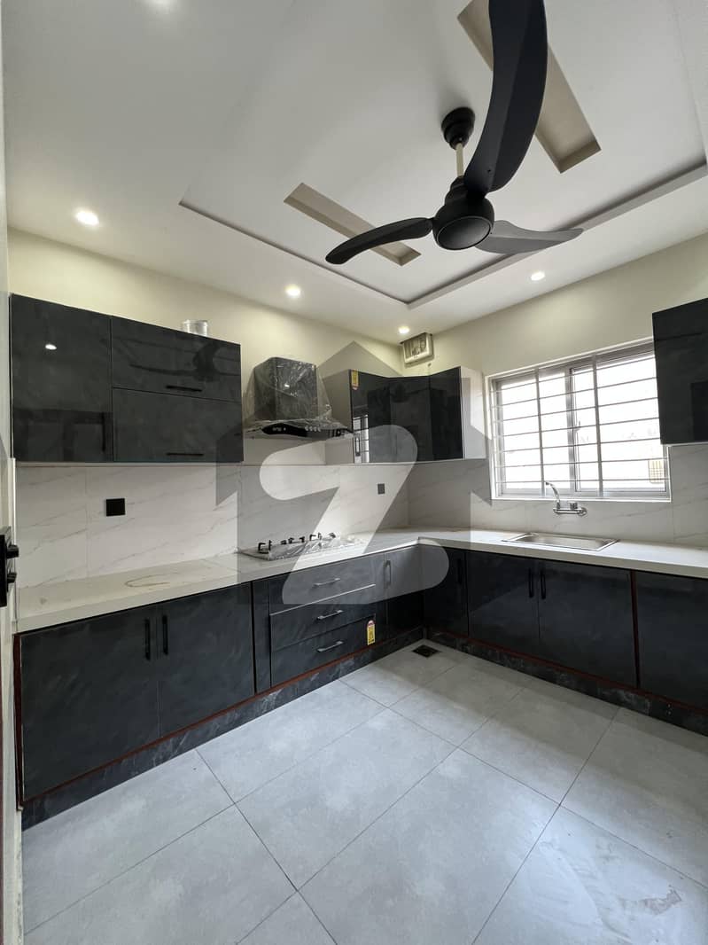 10 Marla Dubble Story House For Rent 10 Marla Dubble Story House For Rent