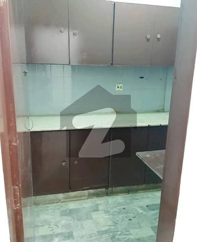 سکیم 33 کراچی میں 2 کمروں کا 3 مرلہ فلیٹ 65.0 لاکھ میں برائے فروخت۔