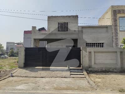 اے ڈبلیو ٹی فیز 2 ۔ بلاک ایف اے ڈبلیو ٹی فیز 2,اے ڈبلیو ٹی آرمی ویلفیئر ٹرسٹ,رائیونڈ روڈ,لاہور میں 2 کمروں کا 10 مرلہ مکان 1.8 کروڑ میں برائے فروخت۔