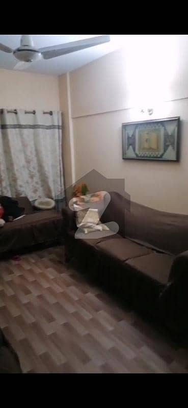 Prime Location Bhayani Heights Flat Sized 950 Square Feet Is Available