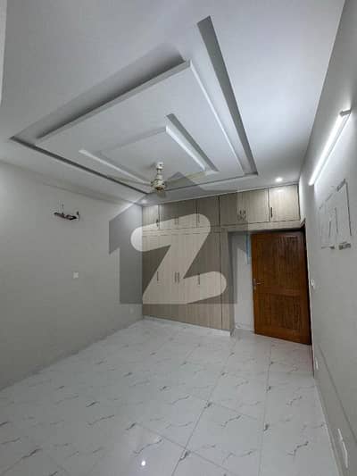 جی ۔ 15/1 جی ۔ 15,اسلام آباد میں 14 مرلہ Studio مکان 5.5 کروڑ میں برائے فروخت۔