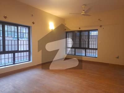 Stunning House Is Available For sale In G-15/1