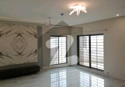 10 Marla Flat For Rent In Askari 11 - Sector D Lahore In Only Rs. 157000