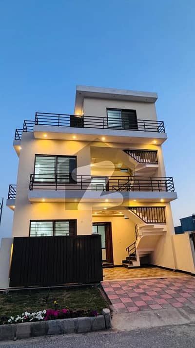 5 Marla House for Sale in FMC Prime Location