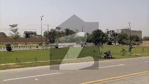 Residential Plot In Lyallpur Avenue For sale
