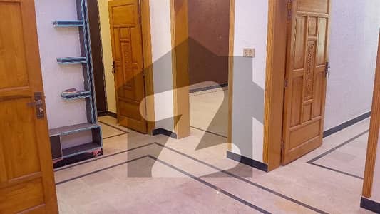 حیات آباد فیز 1 حیات آباد,پشاور میں 3 کمروں کا 5 مرلہ مکان 2.35 کروڑ میں برائے فروخت۔