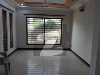 A Palatial Residence For sale In I-8/2 Islamabad