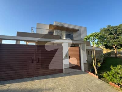 500 Sq Yd Designer Villa For Sale Precinct-17, Bahria Town Karachi . 5 or 6 Beds | Drawing, Dining, Lounge, Modern & Greasy Kitchen 3 Mins Drive from Main Gate | Near Jinnah Avenue & Theme Park.