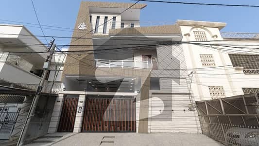 A Prime Location House Of 200 Square Yards In Karachi