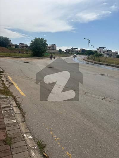 Investment Plot For Sale In Khalid Block