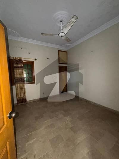 120 Square Yards Lower Portion In Gulshan-E-Iqbal - Block 10-A For Rent
