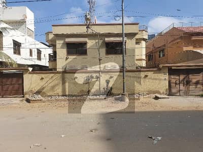 Prime Commercial/Residential Property 300sq Yards.