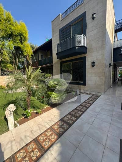 E-7 Corner House Available 94*100 With Extra Land