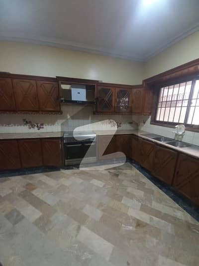 Avail Yourself A Great Prime Location 500 Square Yards House In DHA Phase 5