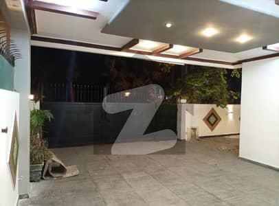 10 MARLA BEAUTIFUL HOUSE FOR SALE IN PARAGON CITY