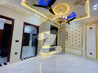 10 marla upper portion available for rent in Central park housing scheme lahore.
