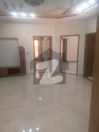 10 Marla Used House for Sale in Jasmine Block Bahria Town Lahore | 5 Bed | Gas Available | 3.70 Crore