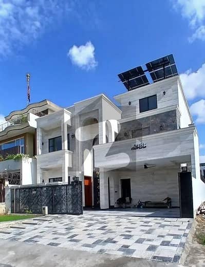 40*80 Modern Designer Villa Top Location Solar Installed Luxury Living In G-13/1
