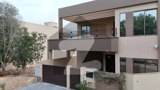 272 Sq Yd Luxury 4-Bedroom Villa for Rent Overseas Block, Precinct-1, Bahria Town Karachi, with Park, Mosque, Shopping Gallery & Commercial nearby just 1 min drive from Main Entrance.