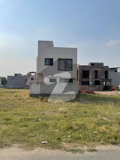 ڈی ایچ اے 9 ٹاؤن - بلاک ای ڈی ایچ اے 9 ٹاؤن,ڈی ایچ اے ڈیفینس,لاہور میں 5 مرلہ رہائشی پلاٹ 85.0 لاکھ میں برائے فروخت۔