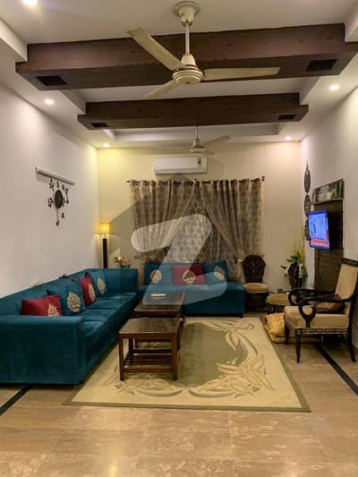 10 MARLA 2 ND FLOOR HOT LOCATION