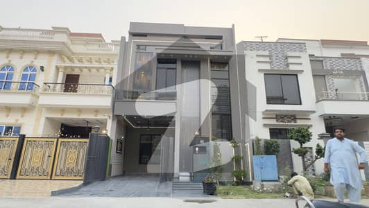 5 Marla Modern House With Double Height Lobby