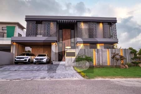 ULTRA MODERN DESIGN HOUSE FOR SALE IN DHA PHASE 7 NEAR TO RAYA GOLF CLUB FACING PARK