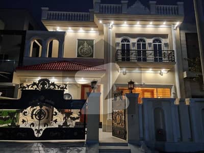 پیراگون سٹی لاہور میں 5 کمروں کا 10 مرلہ مکان 5.0 کروڑ میں برائے فروخت۔