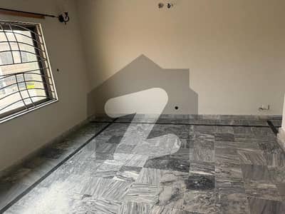 ڈی ایچ اے فیز 1 - سیکٹر بی ڈی ایچ اے ڈیفینس فیز 1,ڈی ایچ اے ڈیفینس,اسلام آباد میں 3 کمروں کا 1 کنال بالائی پورشن 95.0 ہزار میں کرایہ پر دستیاب ہے۔