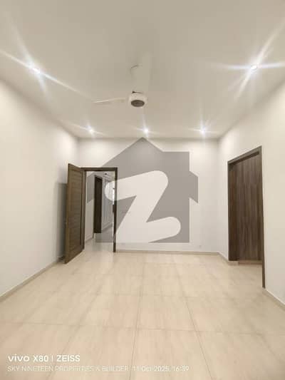 1 Kanal Full House Is Available For Rent