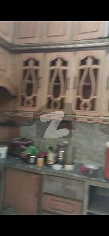 سبزہ زار سکیم لاہور میں 5 کمروں کا 4 مرلہ مکان 70.0 ہزار میں کرایہ پر دستیاب ہے۔