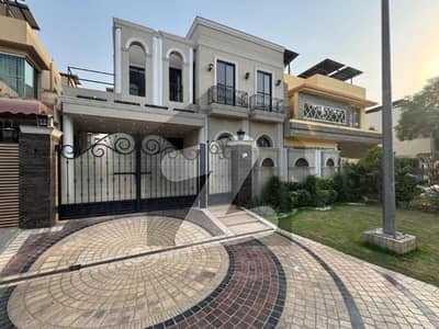 ڈی ایچ اے فیز 8 سابقہ ​​پارک ویو ڈی ایچ اے فیز 8,ڈی ایچ اے ڈیفینس,لاہور میں 10 مرلہ Studio مکان 4.8 کروڑ میں برائے فروخت۔