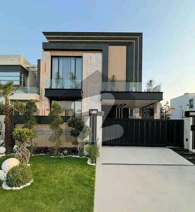 10 Marla Luxury House Is Available For Rent In Bahria Town Lahore