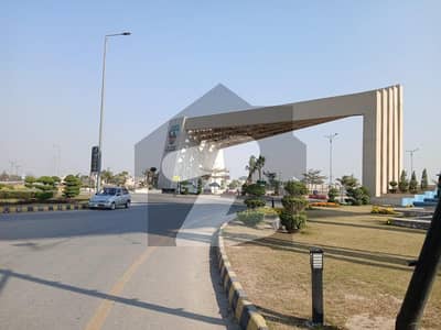 25Marla Corner 80Ft Road Hot deal