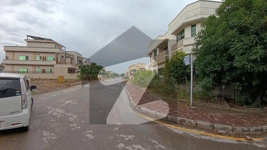 1 Kanal corner plot with extra land For sale Bahria enclave islamabad